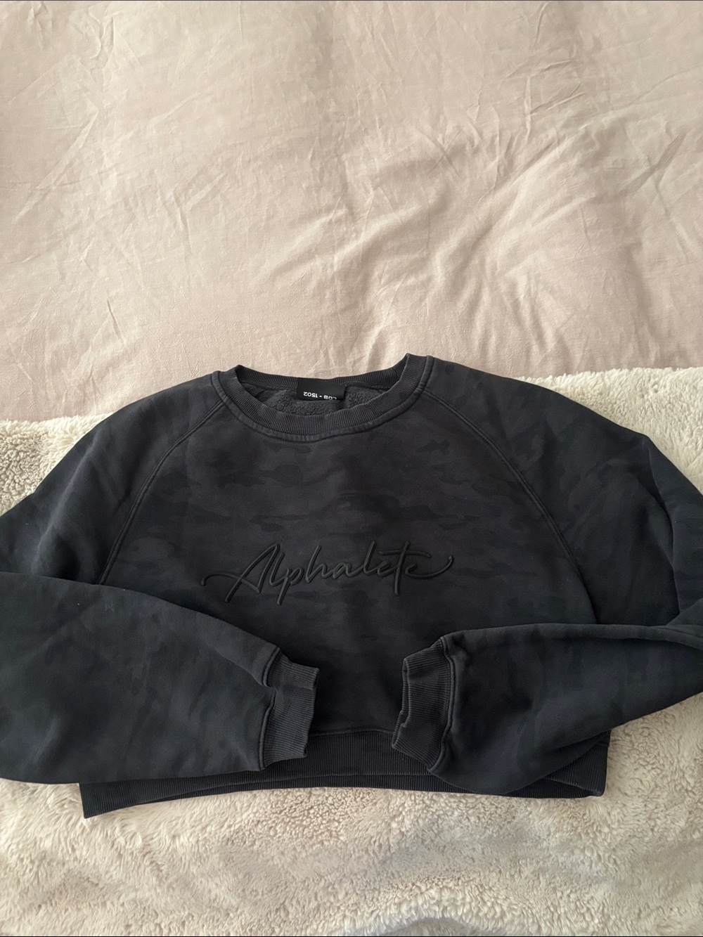 Alphalete Black Cropped Camo-Texture Sweatshirt